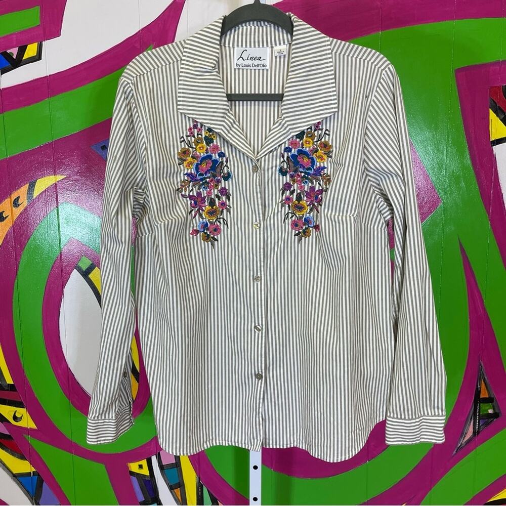 Linea, Striped with Floral Embroidery Details. Size Large. Excellent condition!